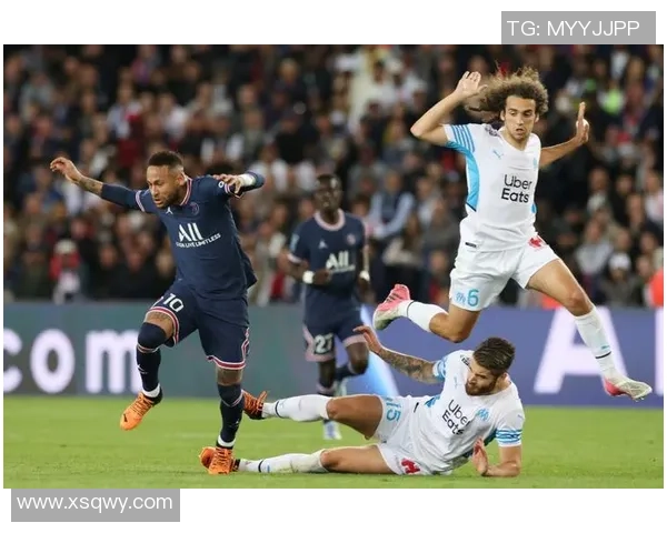 足总杯激战巴萨与巴黎圣日耳曼互交白卷补时进球引发全场狂欢